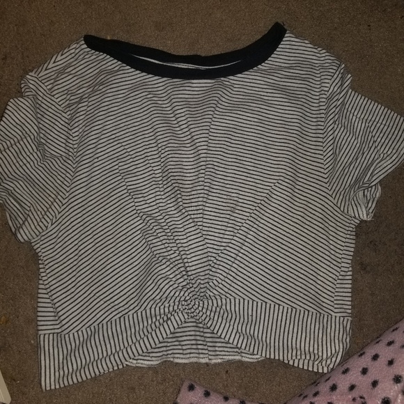 Crop top - Picture 1 of 2